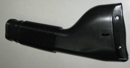 發(fā)動(dòng)機(jī)進(jìn)氣管性能影響